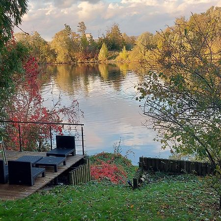 Les Seringats Poissy Bagian luar foto