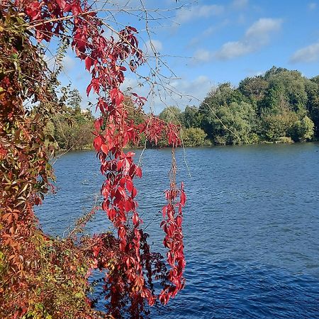 Les Seringats Poissy Bagian luar foto